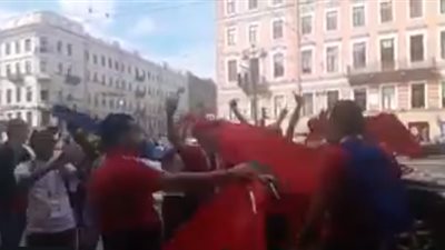 جماهير المغرب تغني بشوارع روسيا قبل مواجهة إيران (فيديو)