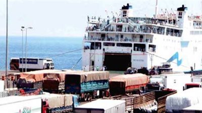 وصول وسفر 1550 راكبا وتداول 171 شاحنة بميناء نويبع