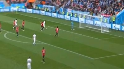 «الشناوى» يواصل التألق ويحرم سواريز من هدف مؤكد (فيديو)