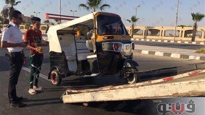 مرور الإسماعيلية يضبط 3 تكاتك و9 دراجات نارية مخالفة بطريق البلاجات