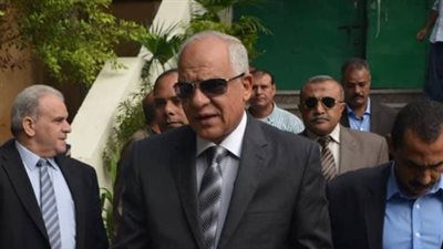 محافظ الجيزة يتفقد أعمال صيانة أعمدة الإنارة بمحور 26 يوليو