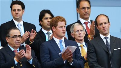 بالصورة.. نجل ولى عهد بريطانيا يحضر مباراة إنجلترا وكوستاريكا