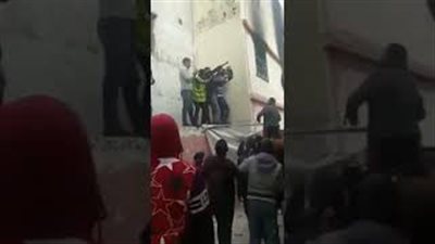 لحظة إنقاذ طفل بطريقة مثيرة في المغرب (فيديو)