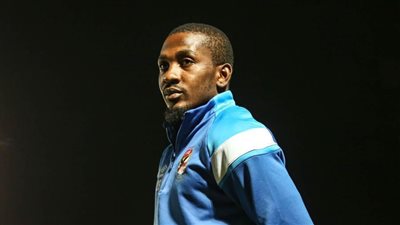 نجل أجايي فى ملعب التتش قبل مران الأهلي | فيديو