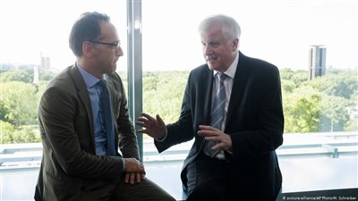 اليمين المتطرف في ألمانيا بمرمى نيران وزيري الداخلية والخارجية