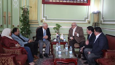 فاروق الباز يزور جامعة عين شمس