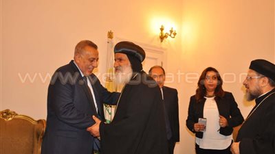 بالصور.. محافظ الجيزة يستقبل وفدا كنسيا لتقديم التهنئة بعيد الفطر