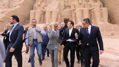 قصة ولع رؤساء فرنسا بآثار الفراعنة.. فرانسوا ميتيران أحب أسوان وودع النيل قبل وفاته بأيام.. شيراك ارتبط بصداقات في الأقصر.. وساركوزي اختار ونتر بالاس لأول ظهور مع كارلا بروني