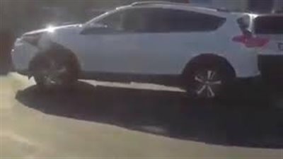 مشاجرة بين النساء تتحول إلى التصادم بالسيارات (فيديو)
