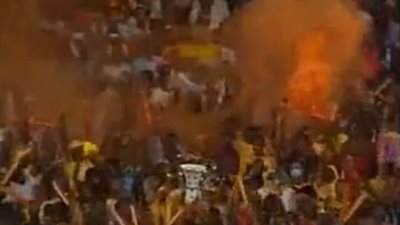 بالفيديو.. الحضري يشارك في خسارة المريخ أمام الهلال في لقاء القمة