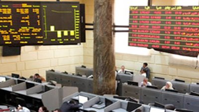 خبير: شح السيولة وغياب الثقة وراء خسائر البورصة المصرية