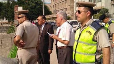 محافظ الشرقية يبحث عن محاور مرورية جديدة لفك الاختناقات بالزقازيق