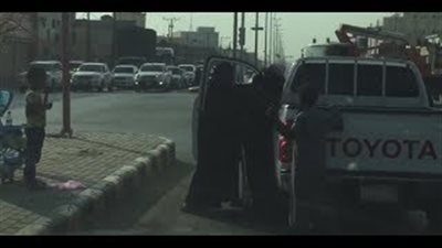 بالفيديو.. متسولتان تلقنان بعضهما «علقة ساخنة» في السعودية