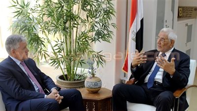«أبو الفتوح» يلتقي بالسفير الفرنسي بالقاهرة