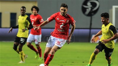 الأهلي يتقدم على دجلة بهدف في الشوط الأول