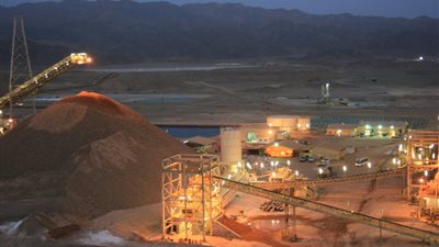 غدا.. شحن 393 كجم ذهب من منجم السكري بمطار القاهرة إلى كندا