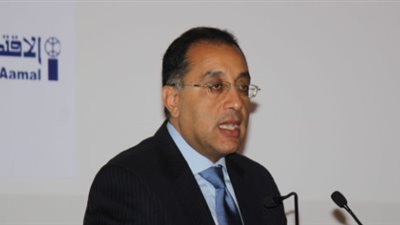 مدبولي يلتقي وزير الهجرة الأرميني بحضور نبيلة مكرم