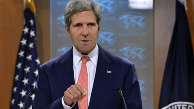 جون كيري يطالب أبومازن بالصمود في وجه ترامب 9 أشهر فقط
