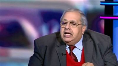 نقيب أطباء الجيزة يتقدم بأوراق ترشحه على مقعد النقيب العام