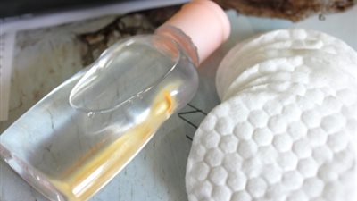 4 استخدامات تجميلية لزيت الأطفال