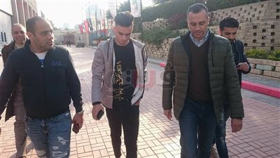 صلاح محسن يصل الأهلي (صور)