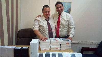 إحباط محاولة تهريب هواتف محمولة بـ400 ألف جنيه في مطار القاهرة