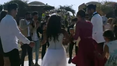 زواج أحمد مجدي وديانا هشام بالحلقة الأخيرة من بالحجم العائلي (فيديو)