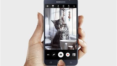 بالأسعار.. «سامسونج» تطلق هاتفي جالاكسي J5 وJ7