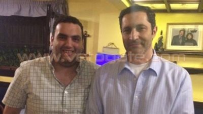 بالصورة.. علاء مبارك يتناول وجبة سمك في «المهندسين»