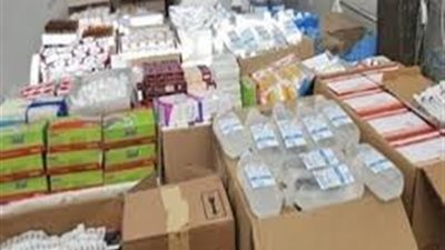 التحقيق في تهريب مستلزمات طبية بمطار القاهرة