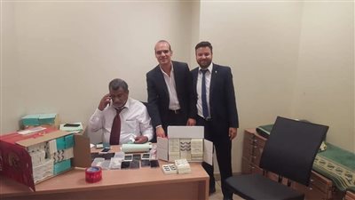 جمارك المطار تحبط تهريب 18 «آيفون» لدى راكب قادم من الإمارات