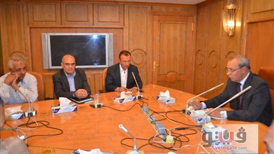 محافظ قنا يعقد اجتماعا لمناقشة ملف التعديات على أراضي الدولة