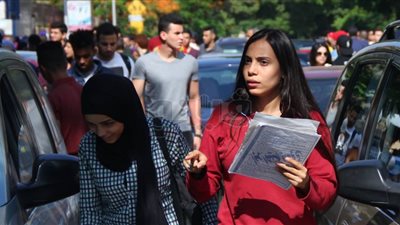 طالبات الثانوية بالمعادي: 