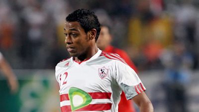 الآراء السياسية تطيح بنجوم كرة القدم في مصر.. وادي دجلة يستغني عن «الميرغني» لمهاجمته رئيس الجمهورية.. «أبو تريكة» يفقد لقب أمير القلوب بسبب الجماعة الإرهابية.. وشارة رابعة تضع 