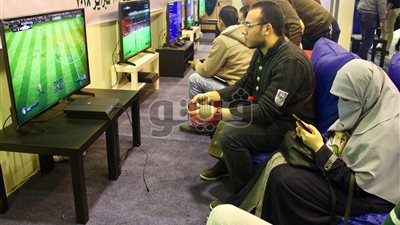 على هامش أكبر حدث ثقافي .. بطولة «بلاي ستيشن» لرواد معرض الكتاب (صور)