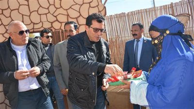 وزير الشباب والرياضة يفتتح الركن البيئي بمركز شباب الخارجة