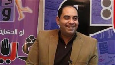 خالد لطيف يقضي إجازة العيد بشاليه العائلة بالمعمورة