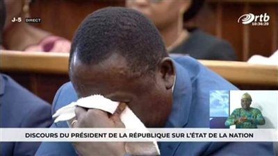 دموع  حب الوطن.. القصة الكاملة لبكاء وزير الزراعة فى دولة بنين | صور