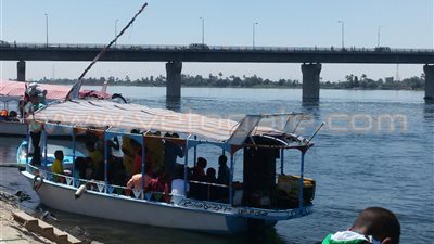 بالفيديو.. أصحاب المراكب بقنا يلجأون للعرائس المتحركة لجذب الزبائن