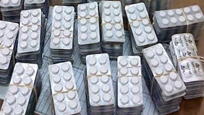 ضبط 170 قرص تامول و30 قطعة حشيش مع 3 تجار بالغردقة