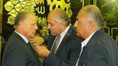 هاني أبو ريدة ومجاهد ويونس وطلبة يصلون عزاء والدة إيهاب لهيطة