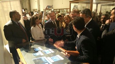 وزير الآثار يفتتح المعرض الفني «تصوير مصر على الزجاج» بالمتحف المصري