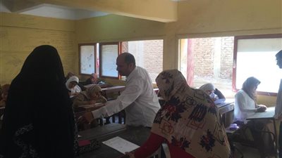 وكيل «تعليم الغربية» يتابع اختبارات قياس مستوى طلاب الدبلومات