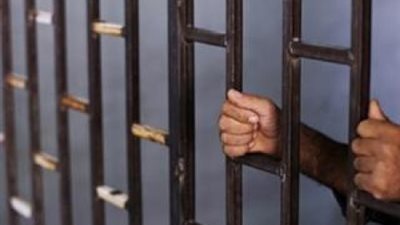 تجديد حبس موظف بالمرور في بني سويف لتقاضيه رشوة 5 آلاف جنيه