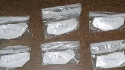 ضبط عاطلين بحوزتهم 190 جرام هيروين وفودو وبندقية خرطوش في الشرابية