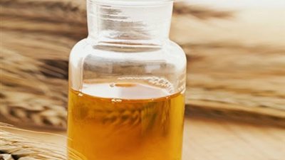 زيت جنين القمح لحل مشكلات البشرة