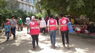 بالصور.. «الهلال الأحمر» يجوب حديقة الحيوان في «شم النسيم»