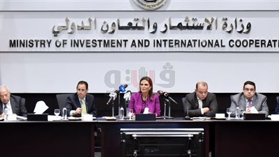 الرقابة المالية تطالب سحر نصر بعرض إستراتيجية الخدمات المالية على النواب