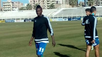 تراوري يغيب عن مباراة المصري للإنذار الثالث