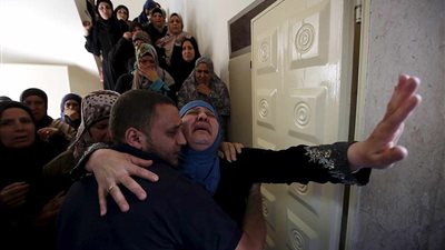 بالصور.. جنازة شاب فلسطيني قتلته قوات الاحتلال قرب القدس